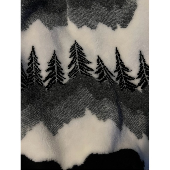 🎁🆕 Unisex-Oversized, or not-comfy soft fleece cardigan w/Canadian wildlife - Picture 2 of 16